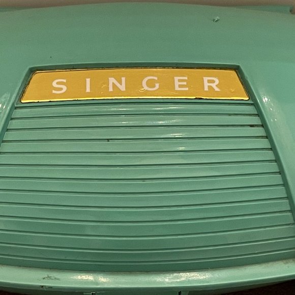 1960 Singer Green Atomic Case Sewing Buttonhole Maker case #489500 or 489510 - Picture 10 of 10